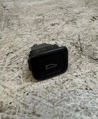 Saab 9-3 Ver2 Tailgate/boot open switch button 12805287