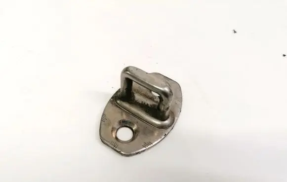 Audi A3 S3 8P Front door lock loop/hook striker 8z0837033