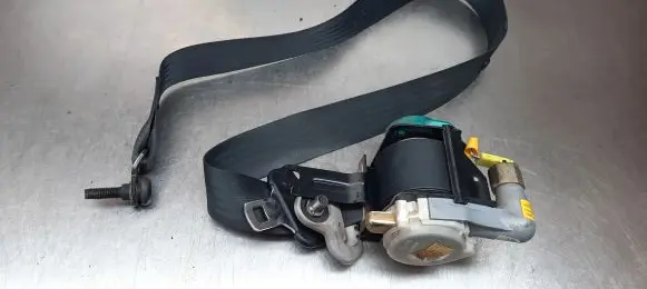Mazda 2 Front seatbelt