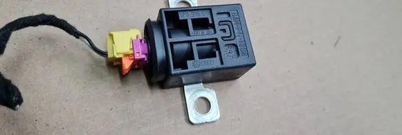 Audi A6 Allroad C6 Battery relay fuse 4F0915519