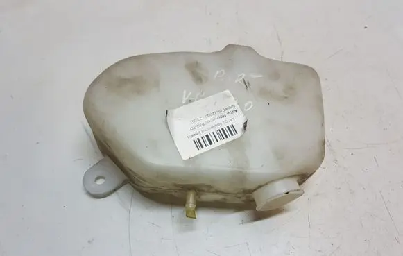 Mitsubishi Pajero Sport I Windshield washer fluid reservoir/tank