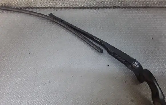 Audi A6 S6 C6 4F Windshield/front glass wiper blade 