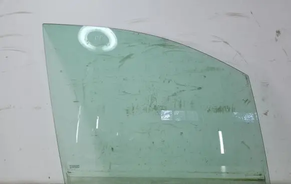 Citroen C8 Front door window glass four-door