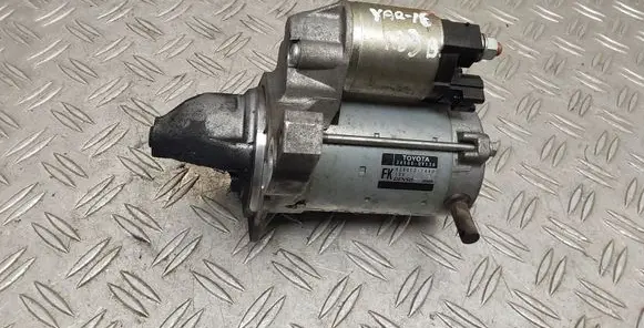 Toyota Yaris Starter motor 281000Y130