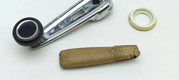 Mercedes-Benz 250 280 C CE W114 Front door window winding handle 