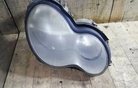 Mercedes-Benz C W203 Headlight/headlamp A2038200261 0301166202
