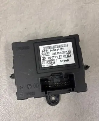 Volvo V70 Door control unit/module 7G9T14B534BD 0507918200