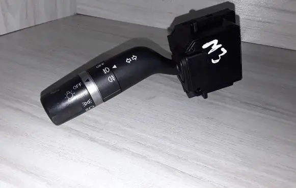 Mazda 3 II Indicator stalk 17D682