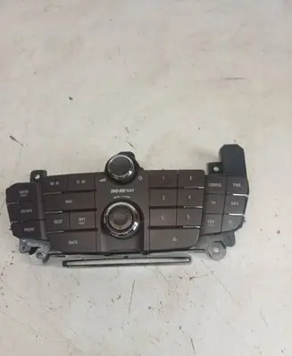 Head unit multimedia control