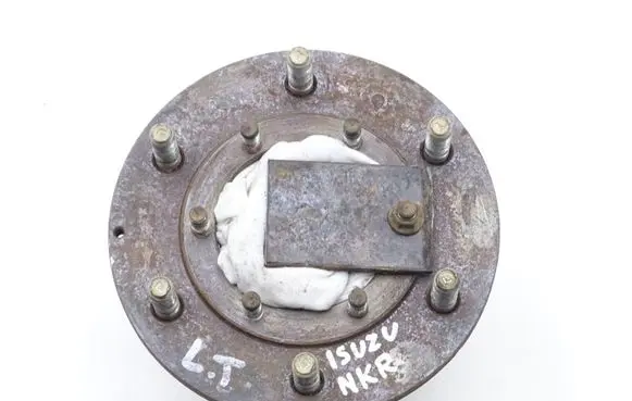 Isuzu N Series Front wheel hub