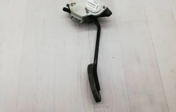 Volvo XC90 Accelerator throttle pedal 30683521