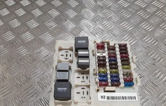 Ford Focus Fuse module 2M5T14A073BE