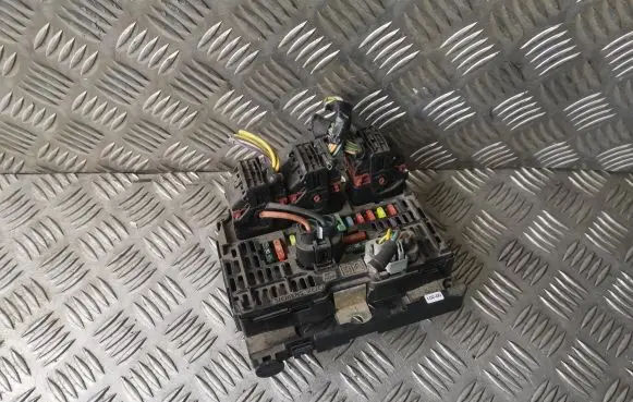 Peugeot 407 BSM Control unit 9656086180 BSML0200 BSML02
