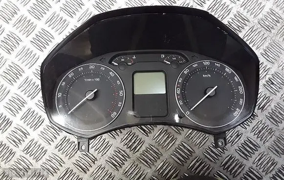 Speedometer (instrument cluster)