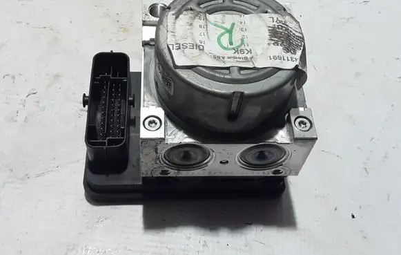 Renault Megane IV ABS Pump 476604349R