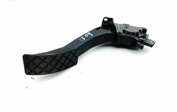 Accelerator throttle pedal