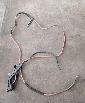 BMW 5 F10 F11 Positive cable (battery) 61136987074 6987074
