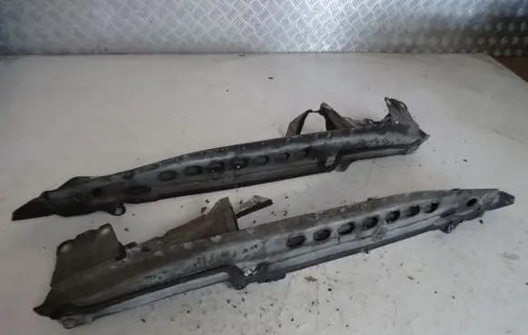 Porsche Cayenne (9PA) Fender mounting bracket