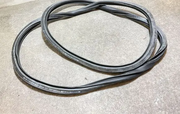 Audi A3 8Y Front door rubber seal 8Y0831721B 8V0831721B