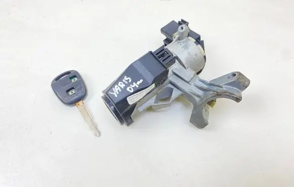 Toyota Yaris Ignition lock 450200D01 897830D01