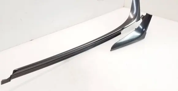 Dashboard glove box trim