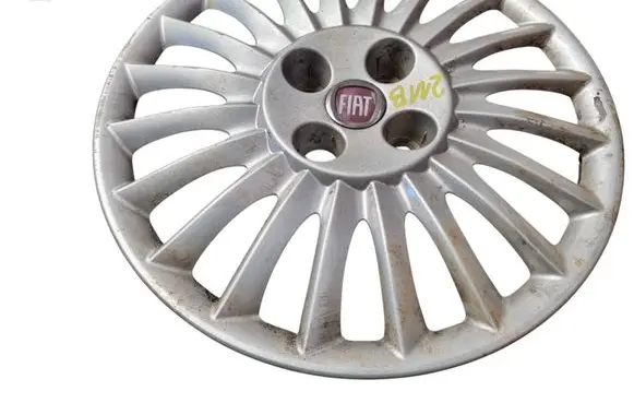 Fiat Punto (188) R15 wheel hub/cap/trim 7354667480