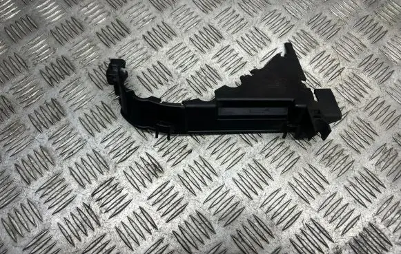 Audi A8 S8 D3 4E Timing belt guard (cover) 057109133J