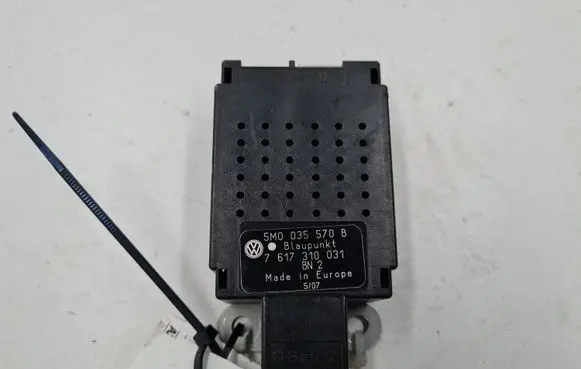 Volkswagen Golf Plus Aerial antenna amplifier 5M0035570B