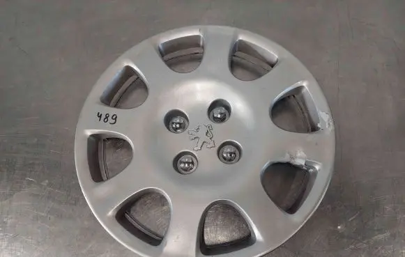 Peugeot Partner R15 wheel hub/cap/trim 9651017180