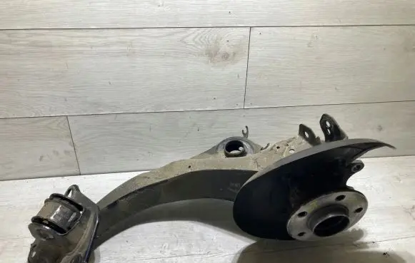Mini One - Cooper F56 F55 Rear wheel hub spindle/knuckle 6851575