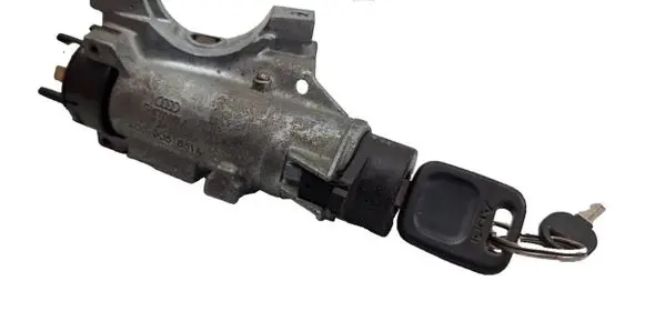 Volkswagen PASSAT B5 Ignition lock 4D0905851A