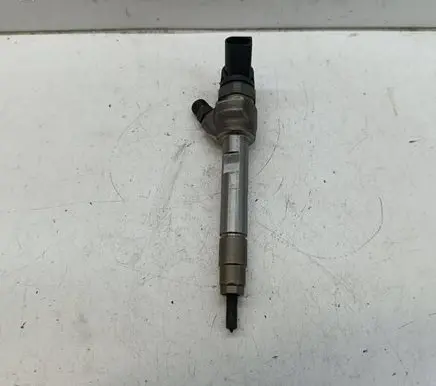 BMW X1 F48 F49 Fuel injector 8514146