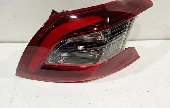 Peugeot 308 Rear/tail lights 9823728580