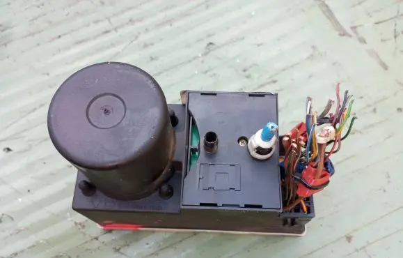Audi A3 S3 8L Central locking vacuum pump 8L0862257 1004200397