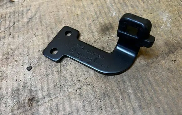 Peugeot 508 RXH Parcel shelf load cover mount bracket 96701276ZE