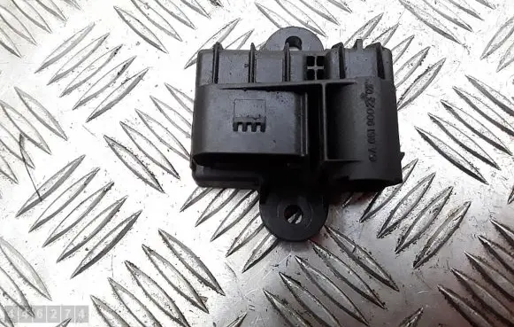Mercedes-Benz A W176 Glow plug pre-heat relay a6519002303