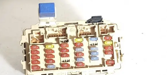 Nissan X-Trail T30 Fuse module 2434666R00