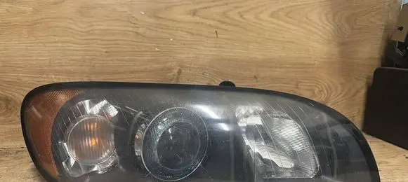 Volvo XC70 Headlight/headlamp 9466364