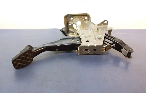 Volkswagen PASSAT B6 Accelerator throttle pedal 1K1721057N