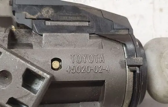 Toyota Corolla E120 E130 Ignition lock 45020024