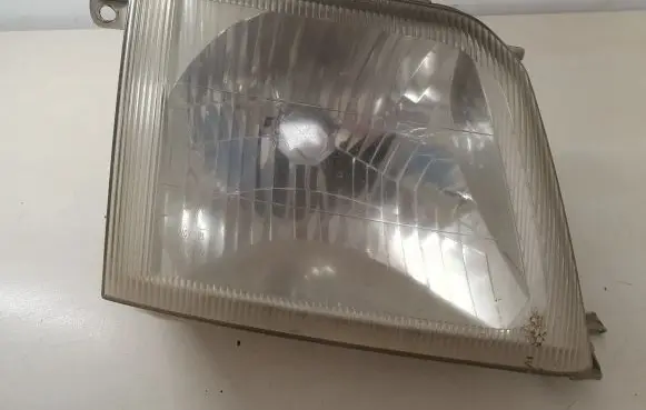 Toyota Land Cruiser (HDJ90) Headlight/headlamp