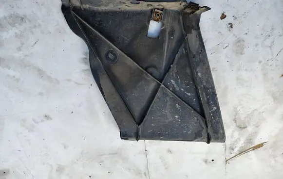 Renault Trafic III (X82) Engine splash shield/under tray 508436495R