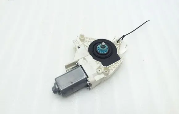 Audi A1 Front door window regulator motor 8K0959801C