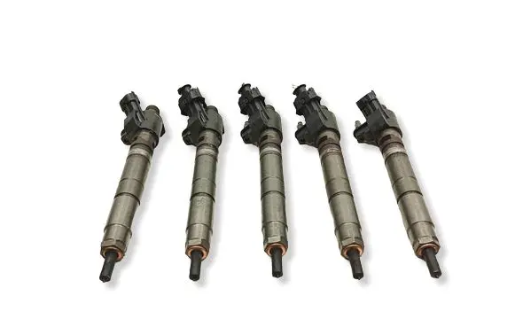 Volvo V40 Fuel injectors set 31303238