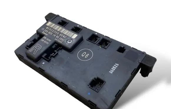 Mercedes-Benz C W203 Door control unit/module 2038201485 351324