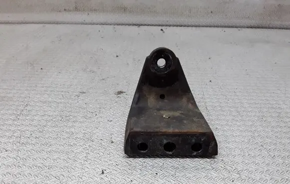 Hyundai Santa Fe Engine mounting bracket