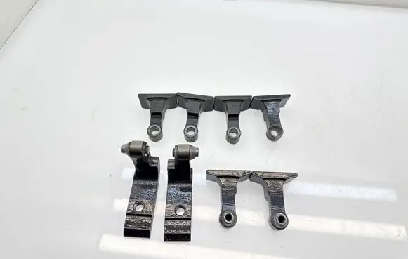 BMW iX Front door hinge set 7333061