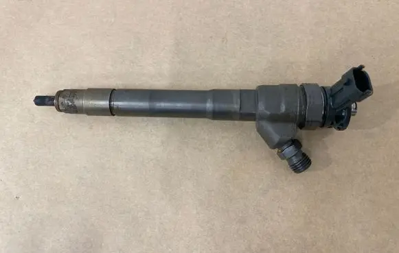 Mercedes-Benz C W205 Fuel injector 0445110546 955 HMLGT1205R