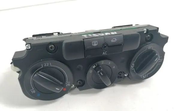 Volkswagen Tiguan Climate control unit 5M2820045A