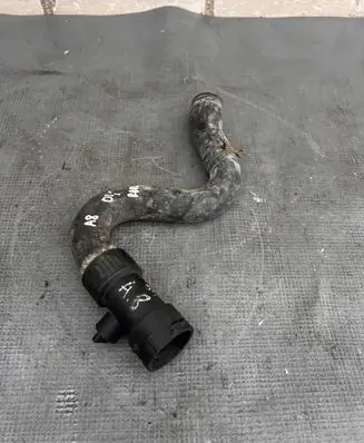 Audi A8 S8 D2 4D Engine coolant pipe/hose 4D0121055e